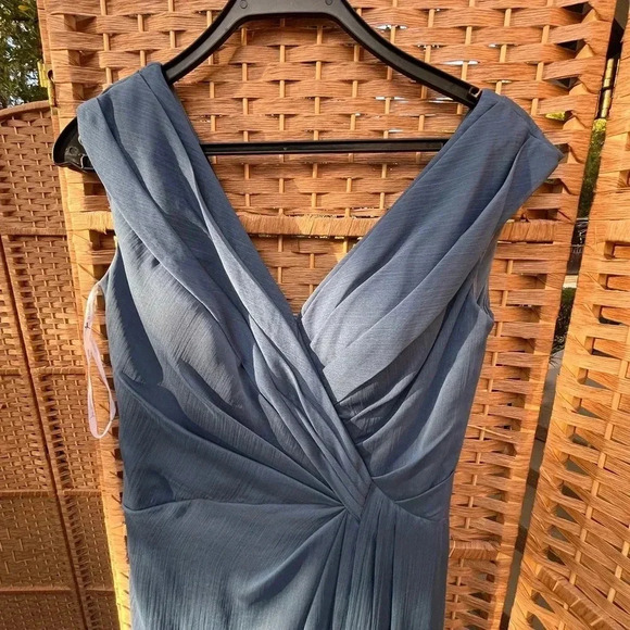 ~Jade by Jasmine~ Bridal Gown - Size 4 - Picture 2 of 13